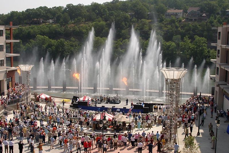 fountain at Branson Landing